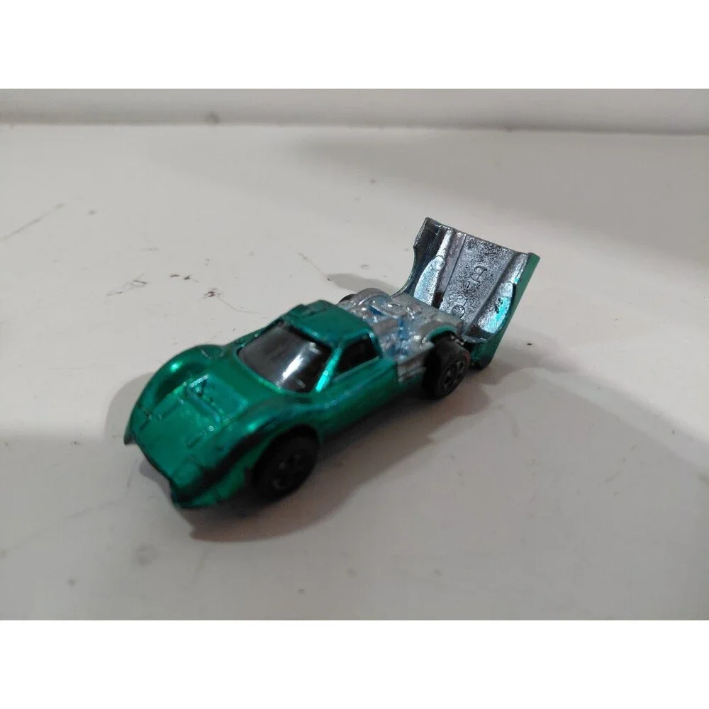 Hot Wheels 1:64 Die Cast Red Line 1967 USA Ford J Car Le Mans Race Car B